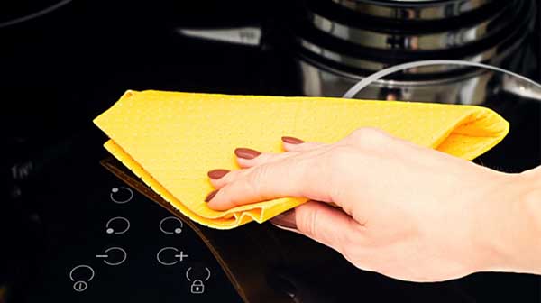 4 bước vệ sinh bếp từ âm đơn giản mà sạch
