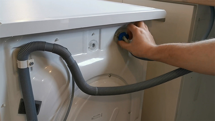 Cách xả hết nước trong máy giặt ra ngoài đơn giản, hiệu quả
