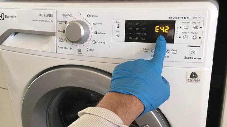 Tổng hợp 8 sự cố thường gặp nhất trên máy giặt Electrolux
